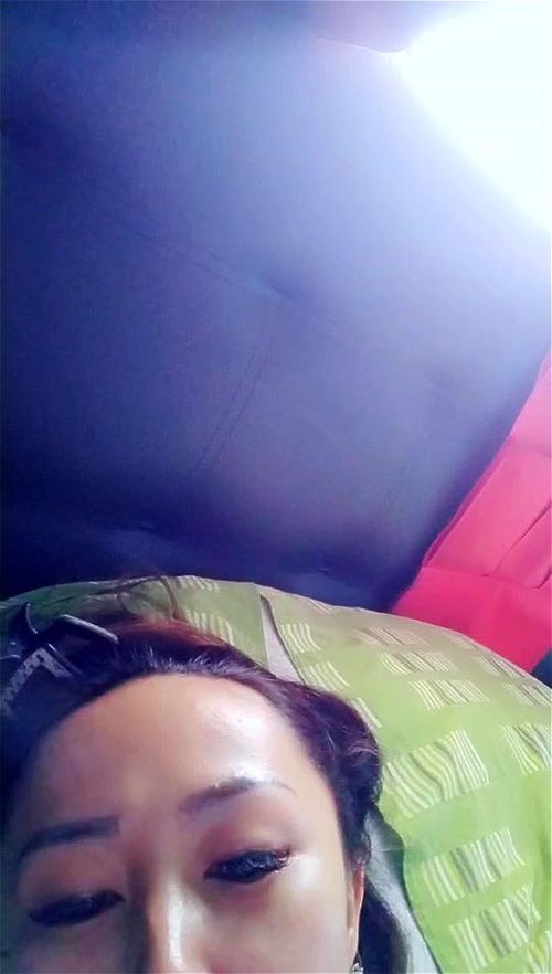 Tante penjaga warung