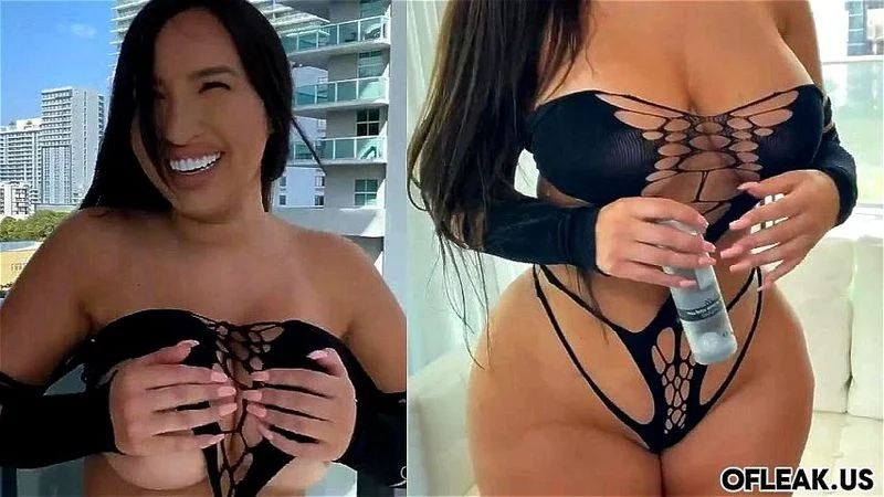 Her Body Unreal - Latina Her Body Unreal - Latina