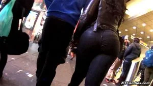 phat booty candid
