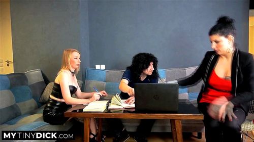 Tiny dick job interview with a wet blowjob for him
