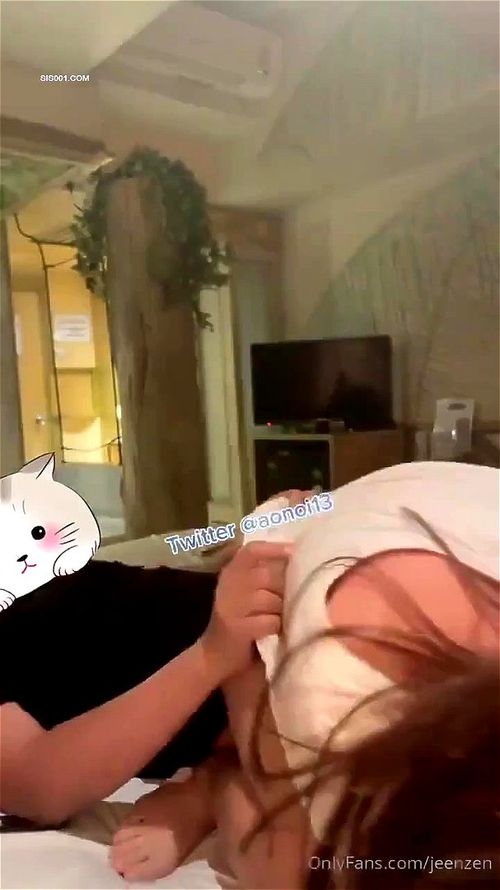 巨乳女友吃鸡