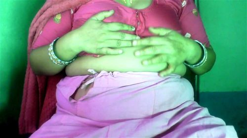Reshmi Alon porn video – mom alon at home