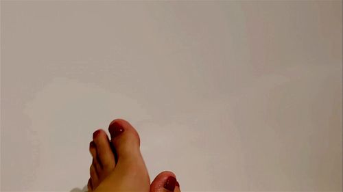 Hottub porn video – Footjob in the bathtub fantasy!