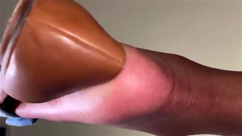 Dangling porn video – Flats Dangling Off of Ebony Feet