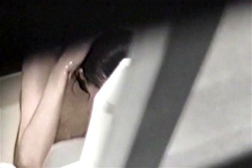 Enregistrements cachés dans la maison de la voisine 2 Vidéo Porno - SpankBang