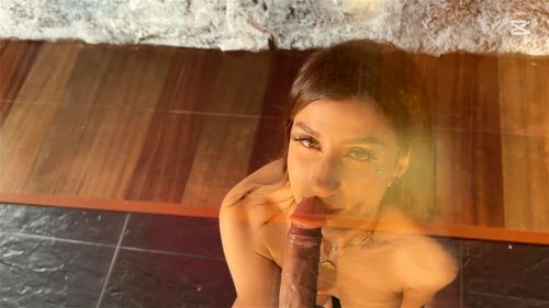 Chloewills porn video – Her pussy wants to be wetter so she masturbates to make her wetter