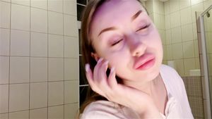 Watch from 0:05:27