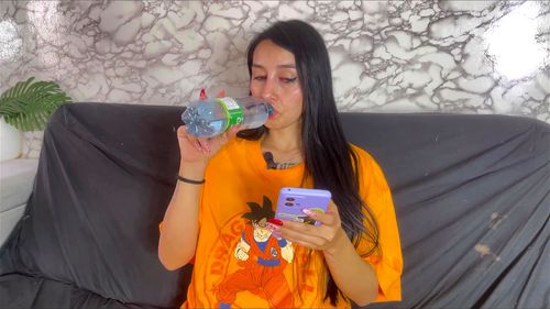 do you like this fetish where I do naughty things with my throat 😈👅😈