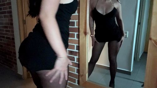 Do you want this brunette with sexy body to give you a show with this lustful black lingerie 💓💓