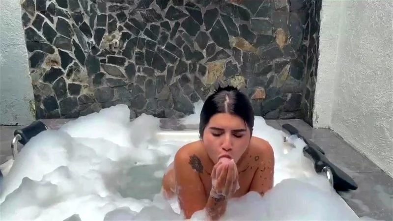 A foamy and hot shower in the jacious A foamy and hot shower in the jacious