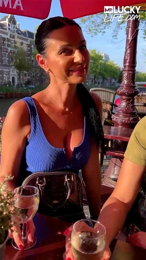 Sexy Anissa Kate Entertains Lucky Fan With Anna Kinski