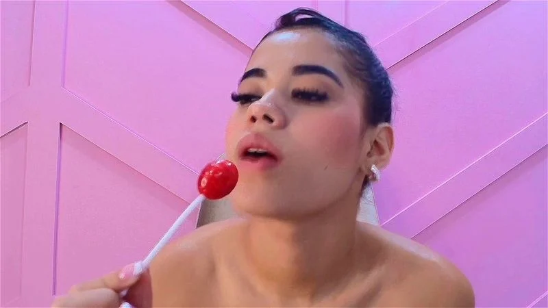 Beautiful girl sucks very sexy candy Beautiful girl sucks very sexy candy