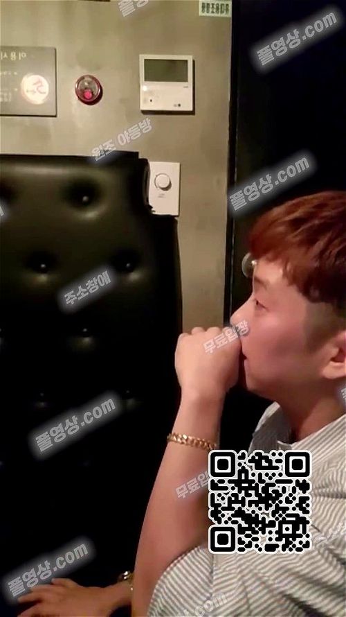 Korean Bj porn video – Squirt and Blowjob Secrets from a Korean Webcam Star