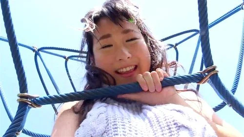 Sexy jav asian babe in her swimwear