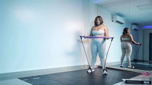 Confidence porn video – She trains with passion, highlighting her curves and confidence in every movement.