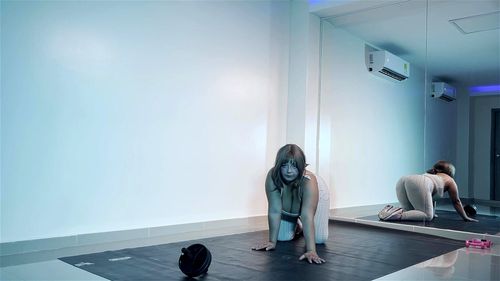 Confidence porn video – She trains with passion, highlighting her curves and confidence in every movement.
