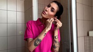Watch from 0:03:24