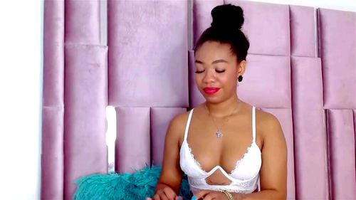 Mayabranson porn video – daring girl, always ready to enjoy every moment with a flirtatious smile.