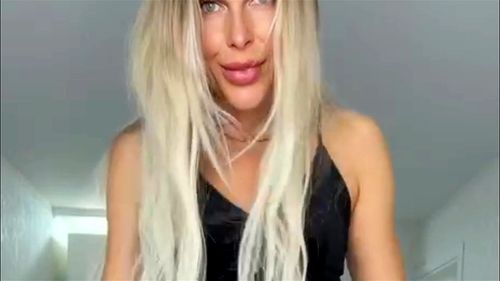 A true beauty queen 👑
