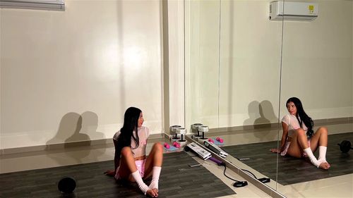 Isabella Lopez porn video – "Eyes closed, mouth open... ready for a deepthroat you won't forget. 😏💋
