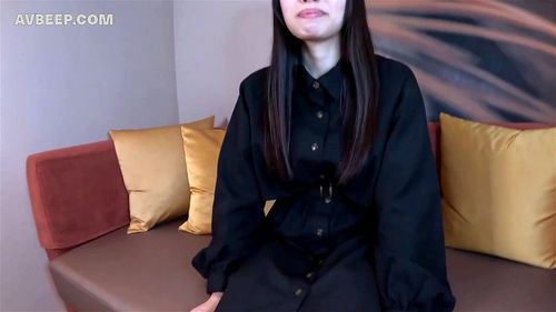 タイトな騎乗位で無修正の快感を堪能 Porn - SpankBang