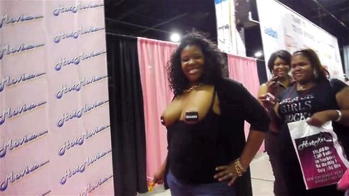 WE AT EXXXOTICA CHICAGO by thehabibshow: Doggy, Latina & Bbw Porn - SpankBang