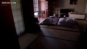 栞さん Thumbnail