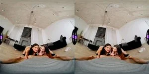VR girls thumbnail