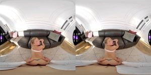 VR girls anteprima