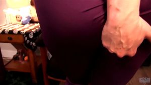 Sinn Sage's Voluptuous Ass Tease In Tight Spandex!