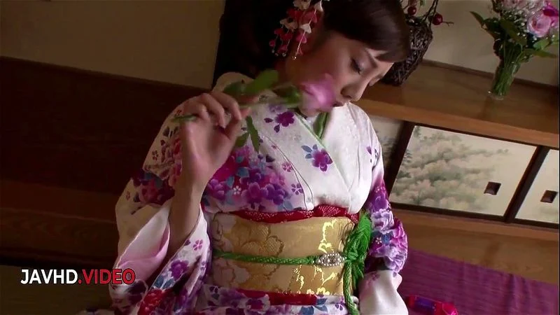 Passionate JAV Star Rei Mizuna Ignites Amateur Porn Show with Skill