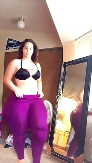 Huge Booty Vids thumbnail