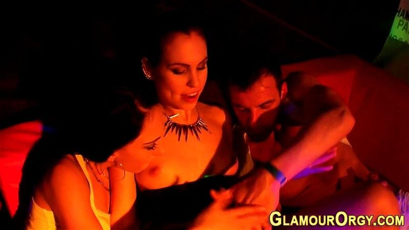 Whore toyed at glam orgy