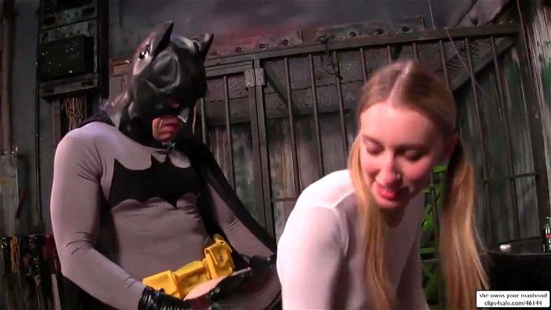 Batman fucks Riley Reyes