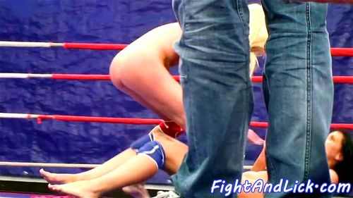 Tattooed lesbian babe orally licked by dyke: Fingering, Smalltits & Shavedpussy Porn