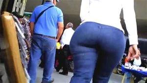 BIG BUTT LATINA CANDIDS thumbnail