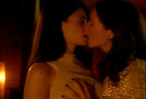 lesbian, lesbian kiss