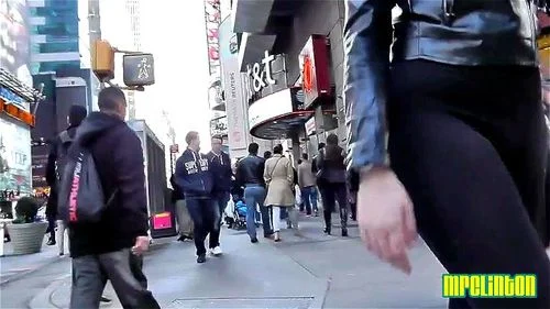 PANTYHOSE CANDID IN NEW YORK
