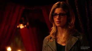 Arrow 3x20- Oliver & Felicity Sex scene