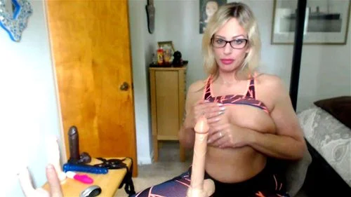 Hot Mommy Roleplay Cam Girl