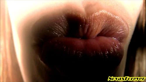 Spit/Kissing/Mouth thumbnail