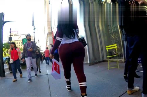 leggings and booty, huge ass, booty jiggle, wide hips
