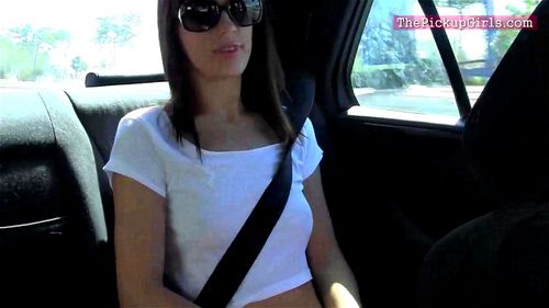 Pick her up and fuck her in the park: Blowjob, Brunette & Cumshot Porn