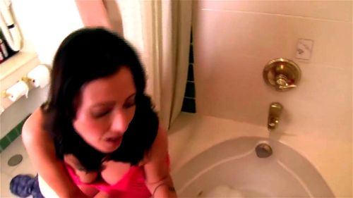 zoey helps step son take a bath