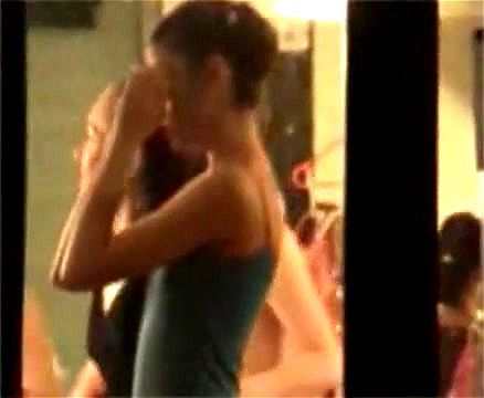 Ballerina Changeroom Vidéo Porno - SpankBang