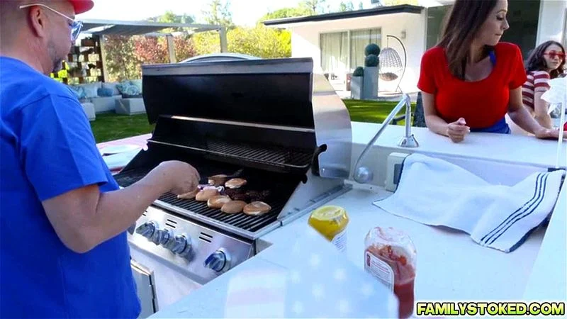 Lucky Brad was able to bang two pussies alternately on independence day