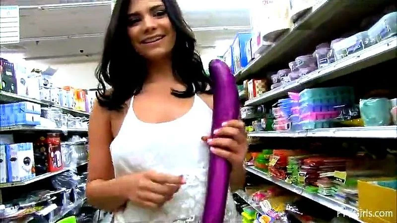 Violet Starr Flashes in supermarket gets caught .