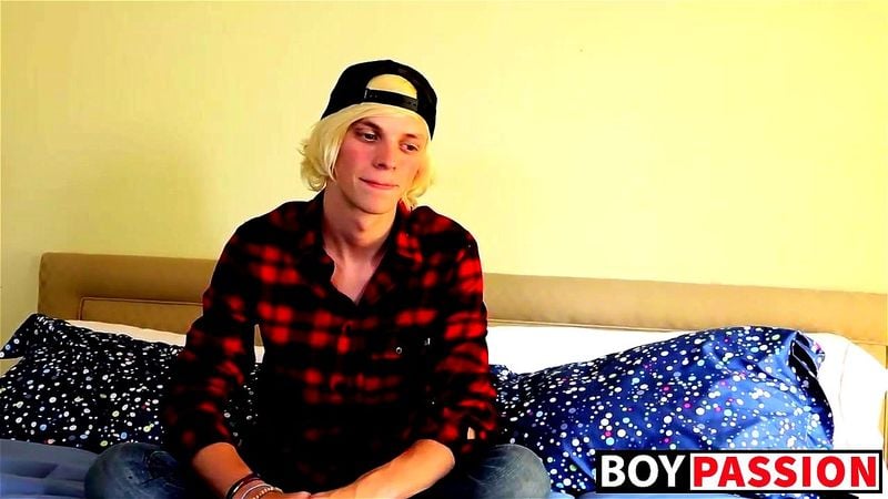 Twink blondie Kayden shares his solo adventure with everyone