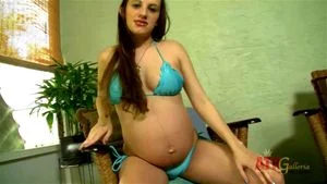 Pregnant Ashlynn Taylor thumbnail