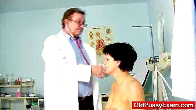 Unshaven housewife Eva visits gyno doc fuck hole inspection